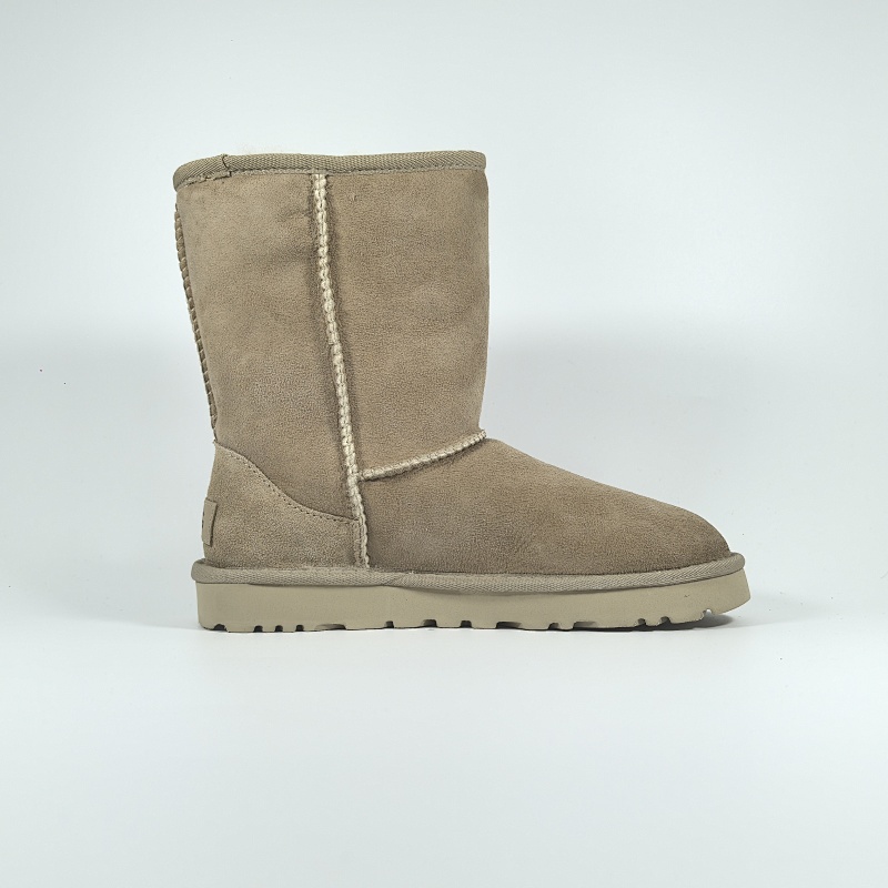 UGG 5825  36 13