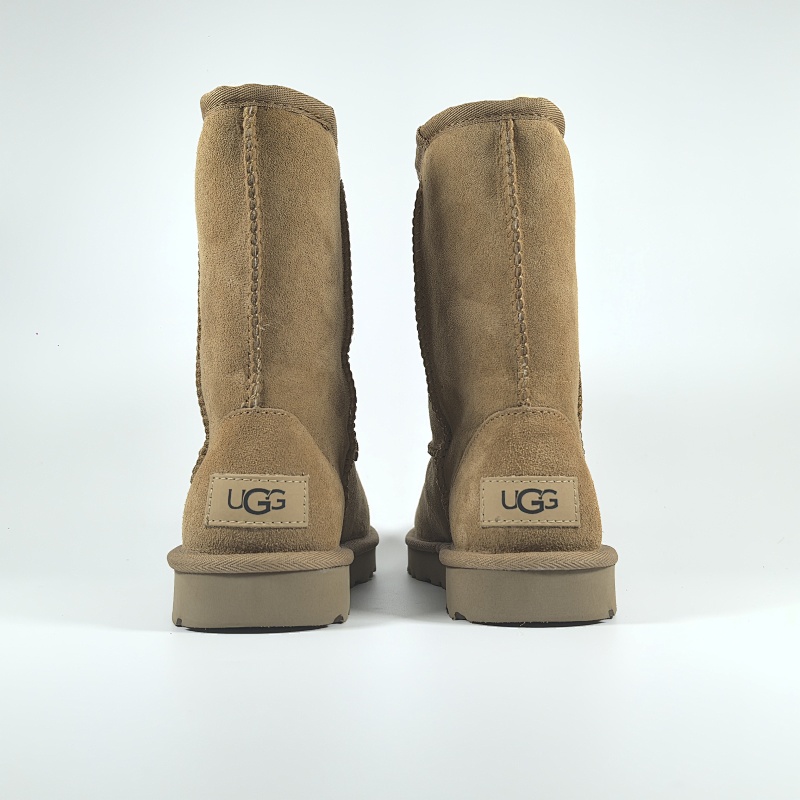 UGG 5825  36 17