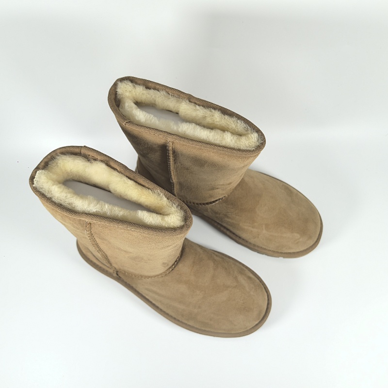 UGG 5825  36 18
