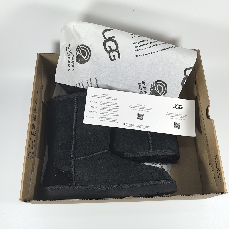 UGG 5825  36 5