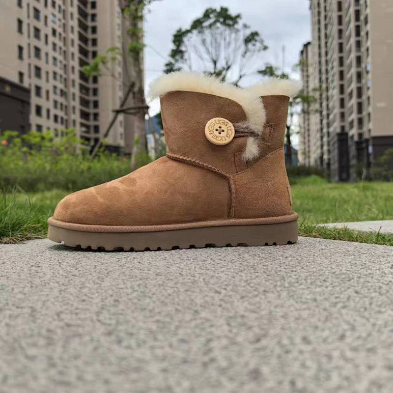 UGG 3352  36 15