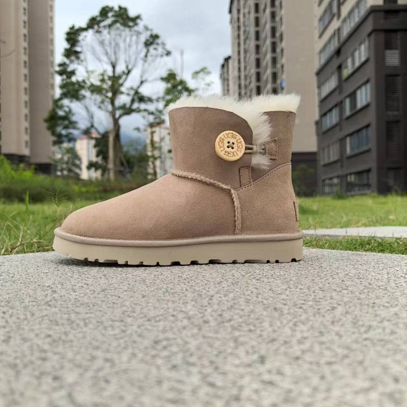 UGG 3352  36 8