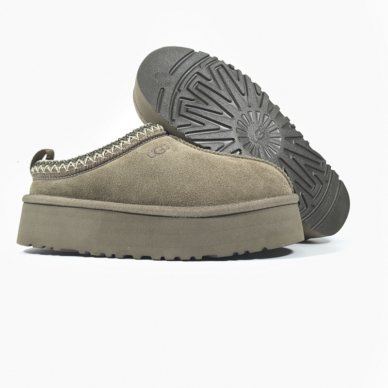 UGG 255336 32